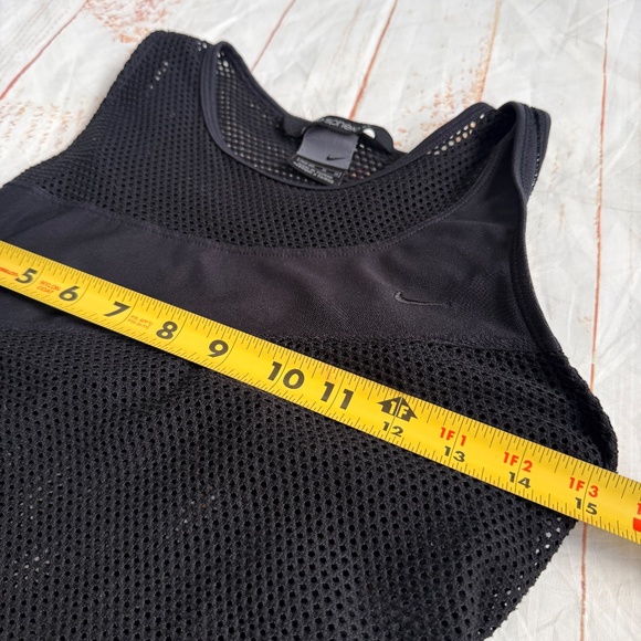 Nike Sphere | Black Sheer Mesh Athletic Top | Size M - Picture 4 of 6